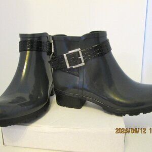 NWOT very classy comfortable practical Cougar Taylor Rain Boots Womens Size 7